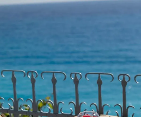 Beyaz Yunus - Adult Only Hotell