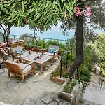 Beyaz Yunus - Adult Only Oludeniz