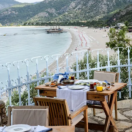 Beyaz Yunus - Adult Only Hotel