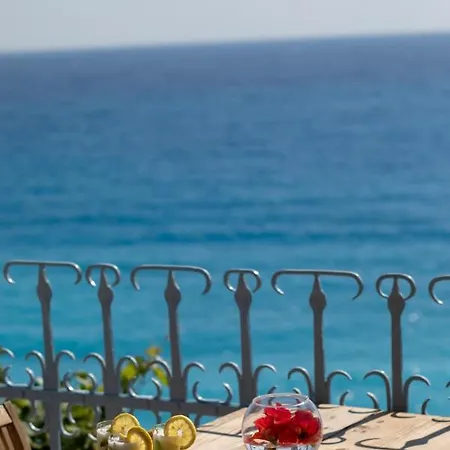 Beyaz Yunus - Adult Only Hotel