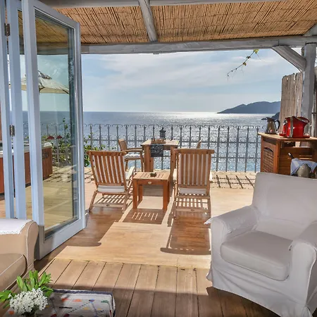 Beyaz Yunus - Adult Only Otel Ölüdeniz