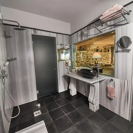 Beyaz Yunus - Adult Only