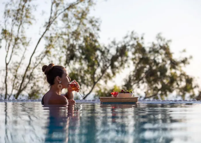 Beyaz Yunus - Adult Only