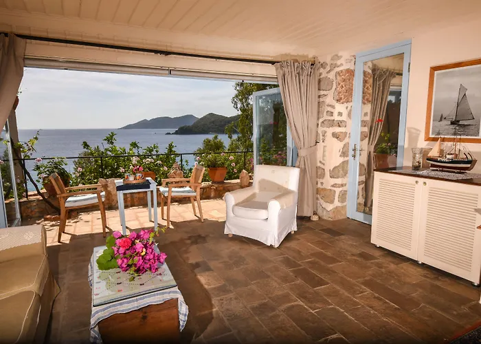 Beyaz Yunus - Adult Only Otel 3*