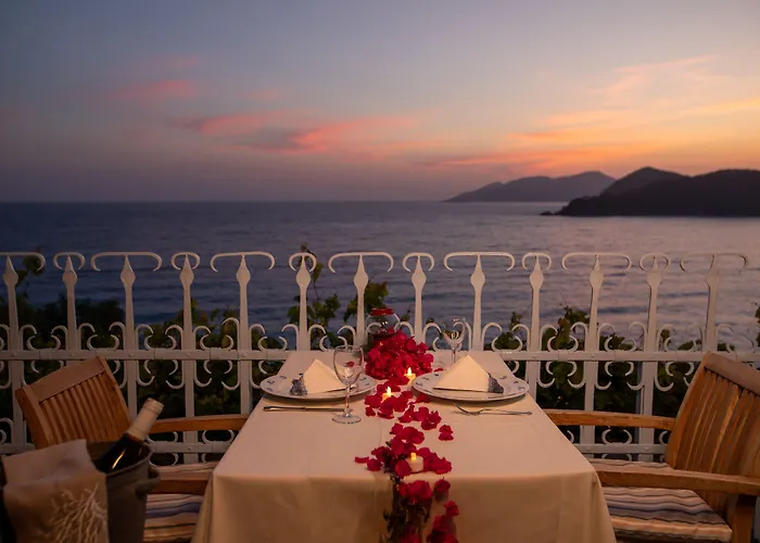 Beyaz Yunus - Adult Only Otel 3*