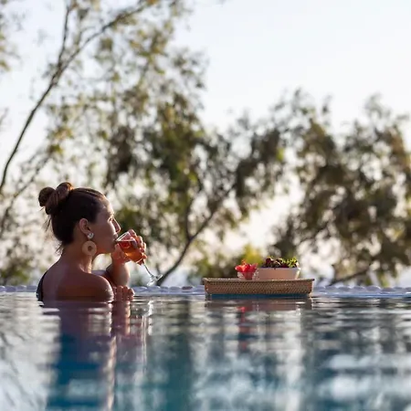 Beyaz Yunus - Adult Only