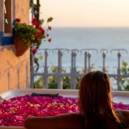 Beyaz Yunus - Adult Only