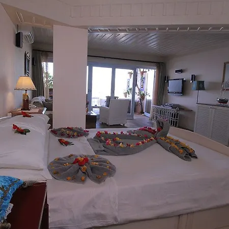 Beyaz Yunus - Adult Only オルデニズ